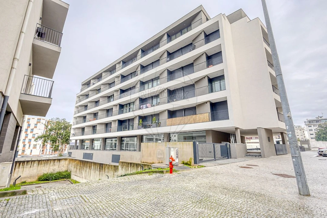Apartamento T1 para Arrendamento em Paranhos Foto 4