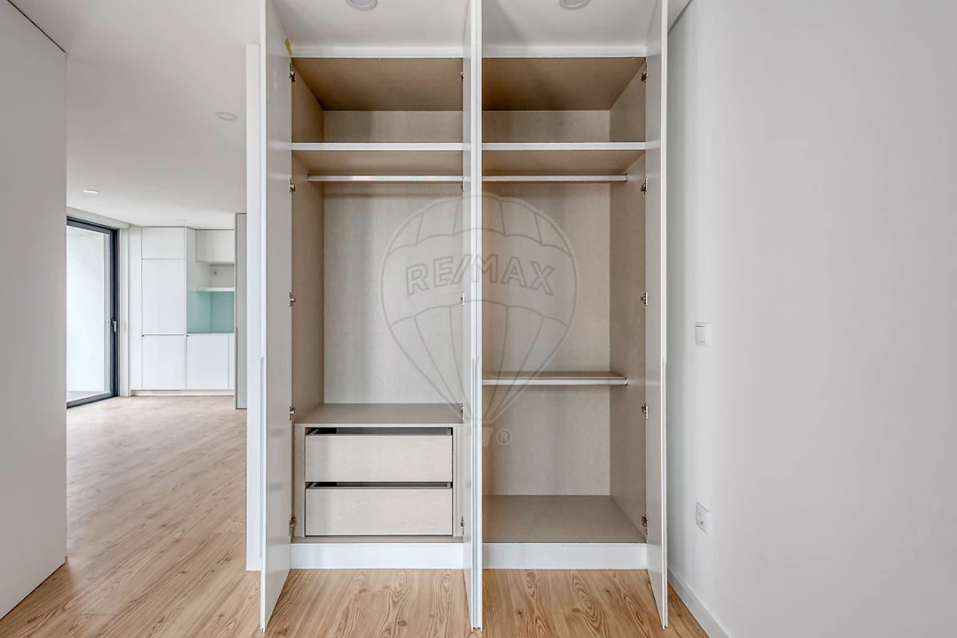 Apartamento T1 para Arrendamento em Paranhos Foto 8