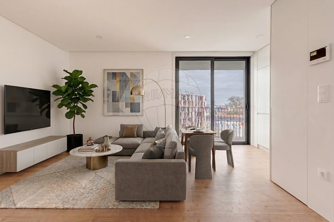 Apartamento T1 para Arrendamento em Paranhos Foto 1