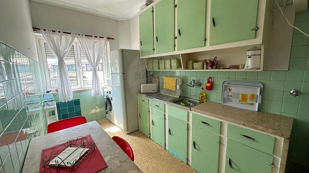 Apartamento T2 para Venda em Pontinha e Famões Foto 4
