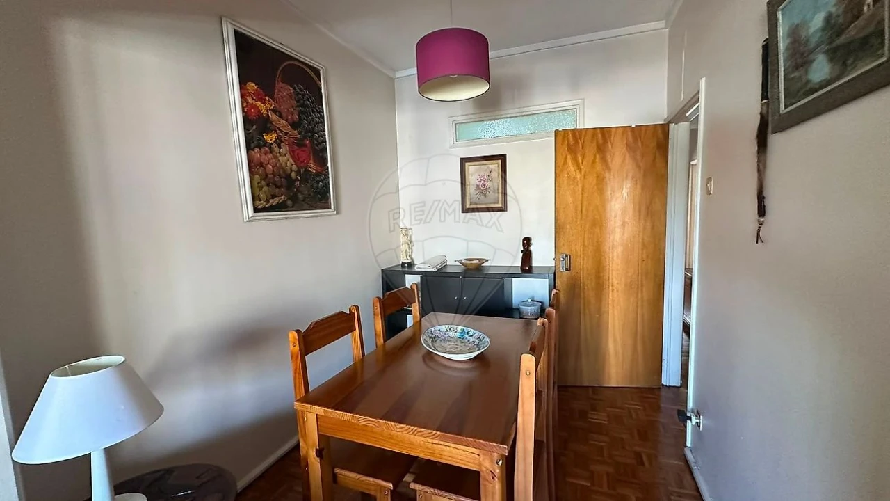 Apartamento T2 para Venda em Pontinha e Famões Foto 1