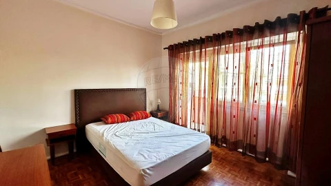 Apartamento T2 para Venda em Pontinha e Famões