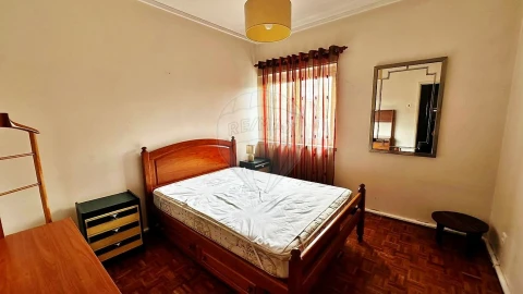 Apartamento T2 para Venda em Pontinha e Famões