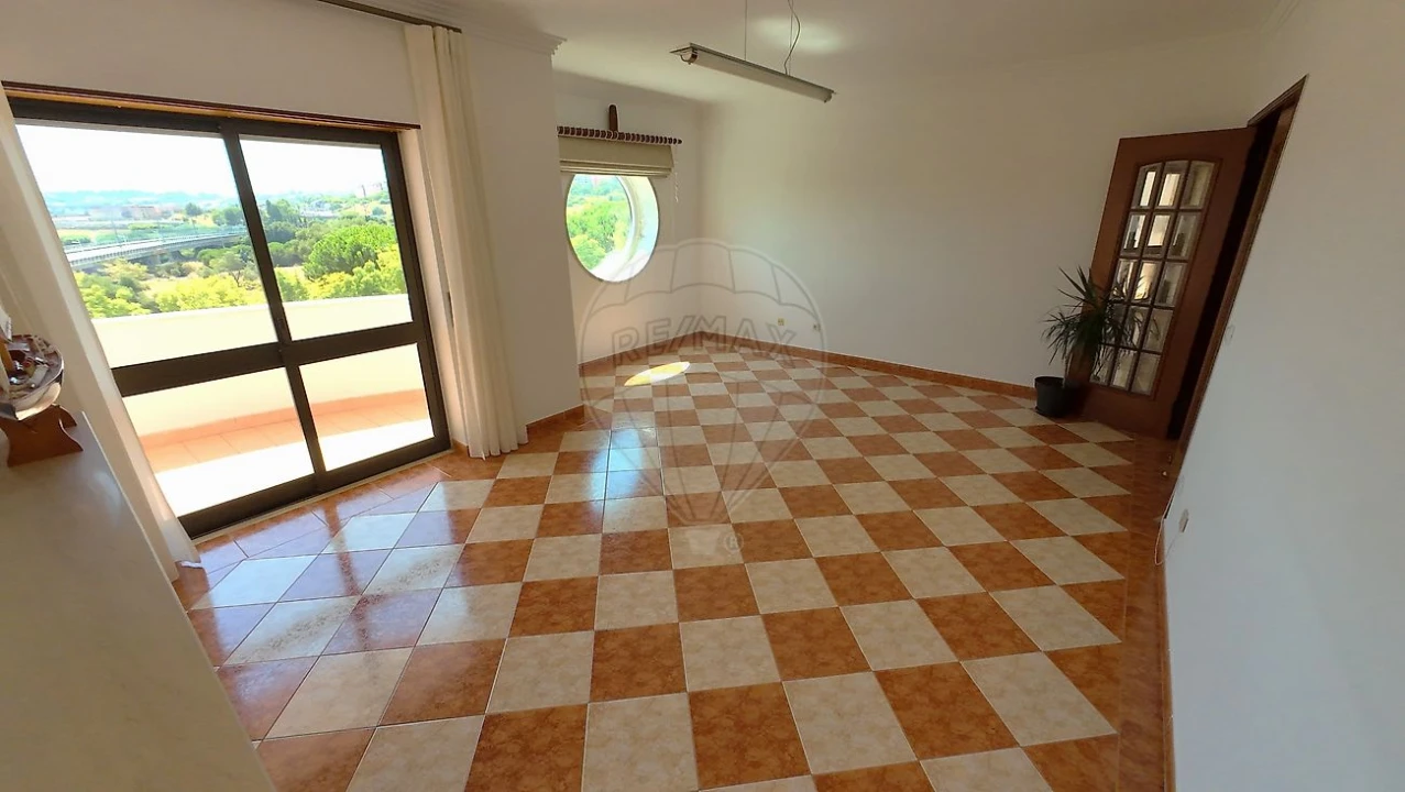 Apartamento T3 para Arrendamento em Almada, Cova da Piedade, Pragal e Cacilhas Foto 9