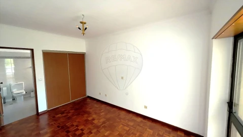 Apartamento T3 para Arrendamento em Almada, Cova da Piedade, Pragal e Cacilhas