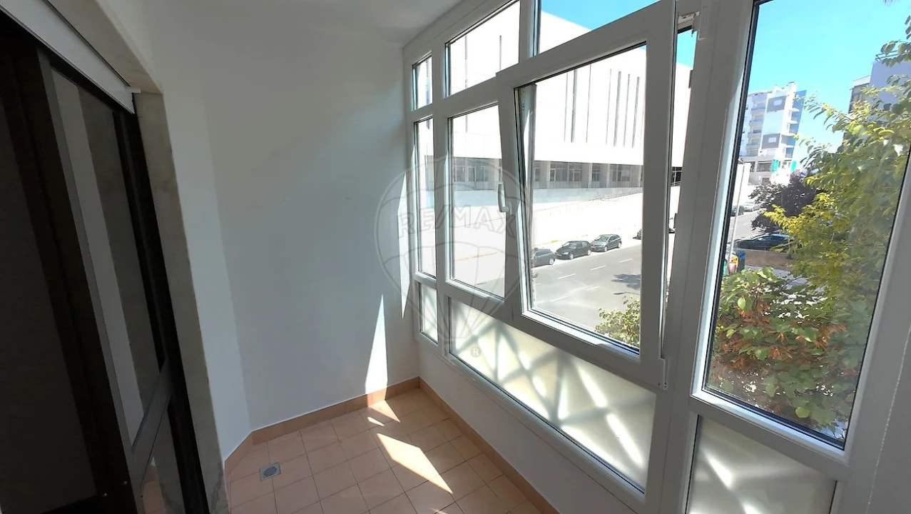 Apartamento T3 para Arrendamento em Almada, Cova da Piedade, Pragal e Cacilhas Foto 12