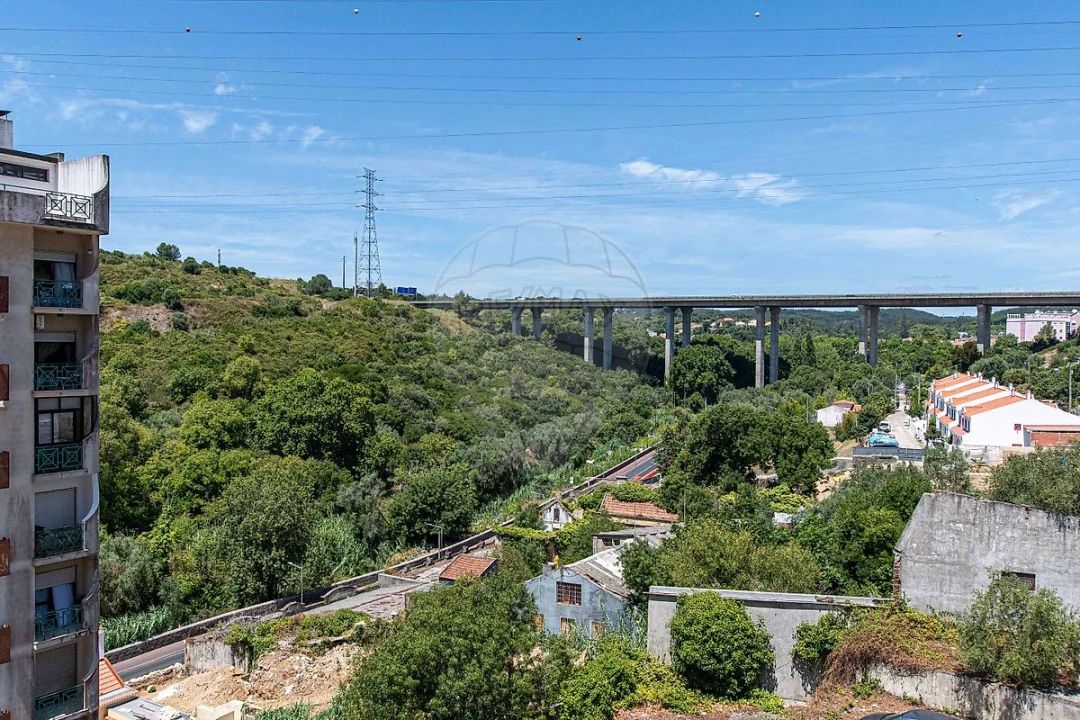 Apartamento T3 para Venda em Queluz e Belas Foto 2