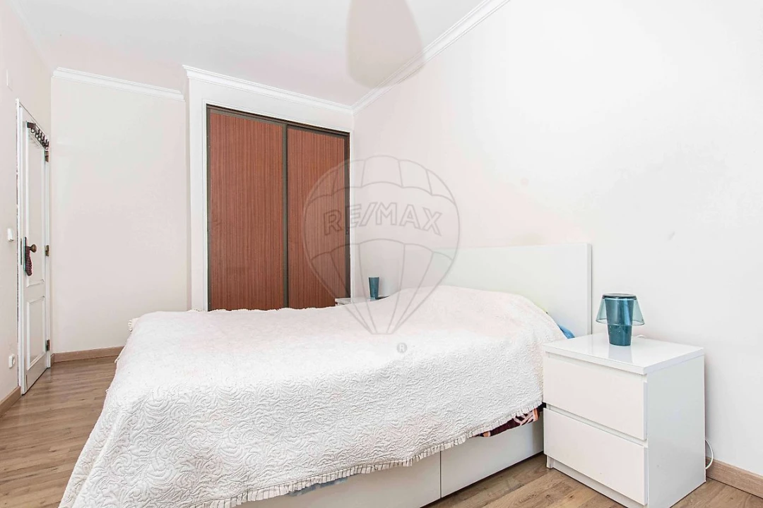 Apartamento T3 para Venda em Queluz e Belas Foto 1