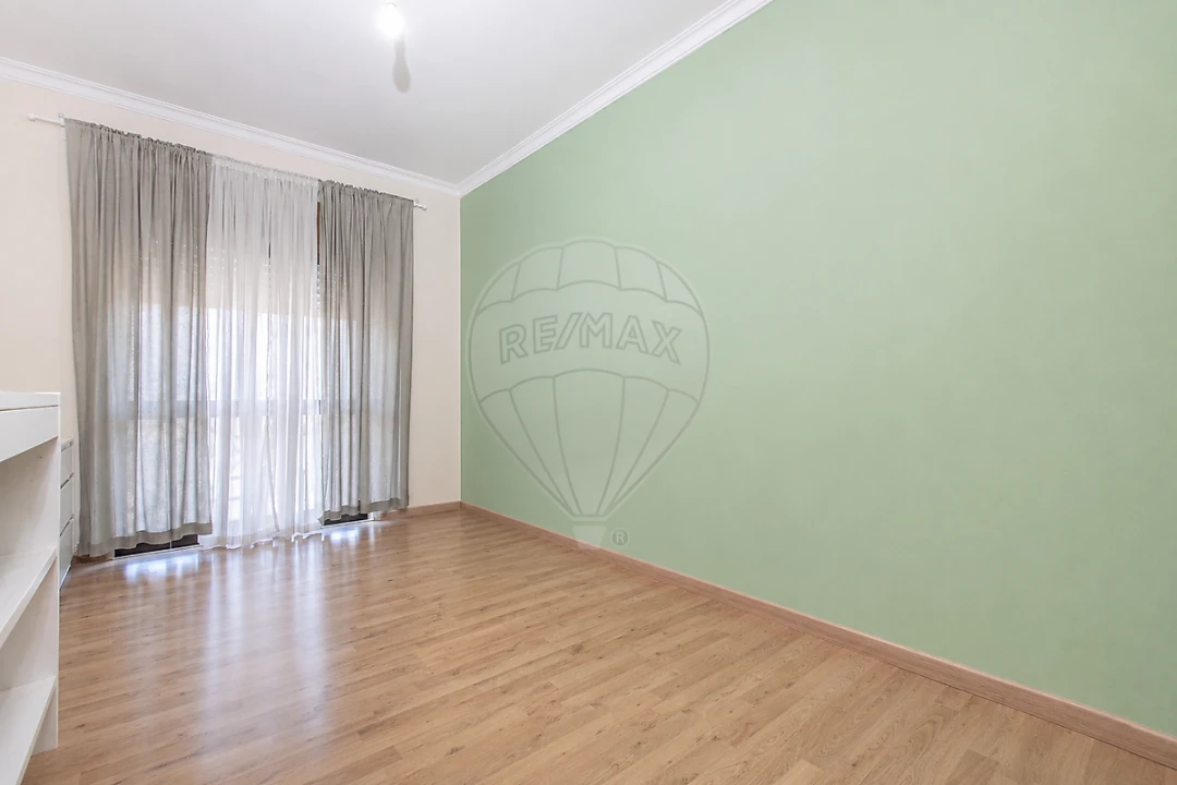 Apartamento T3 para Venda em Queluz e Belas Foto 16