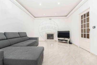Apartamento T3 para Venda em Queluz e Belas
