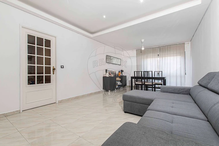 Apartamento T3 para Venda em Queluz e Belas Foto 14