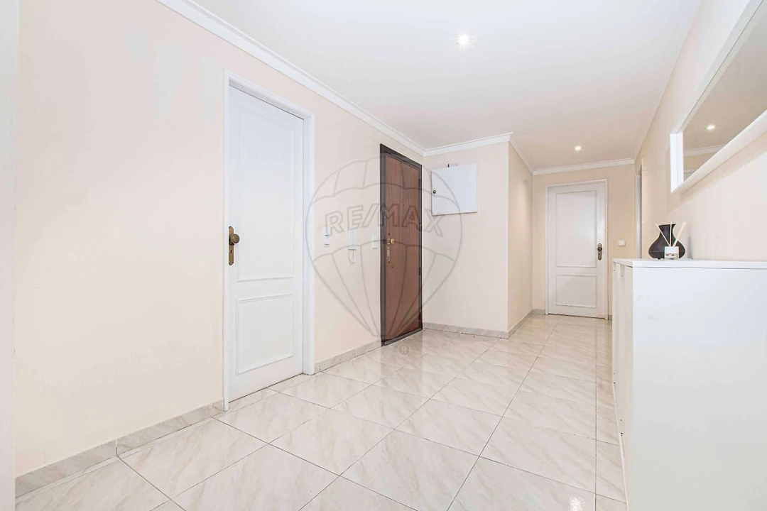 Apartamento T3 para Venda em Queluz e Belas Foto 10