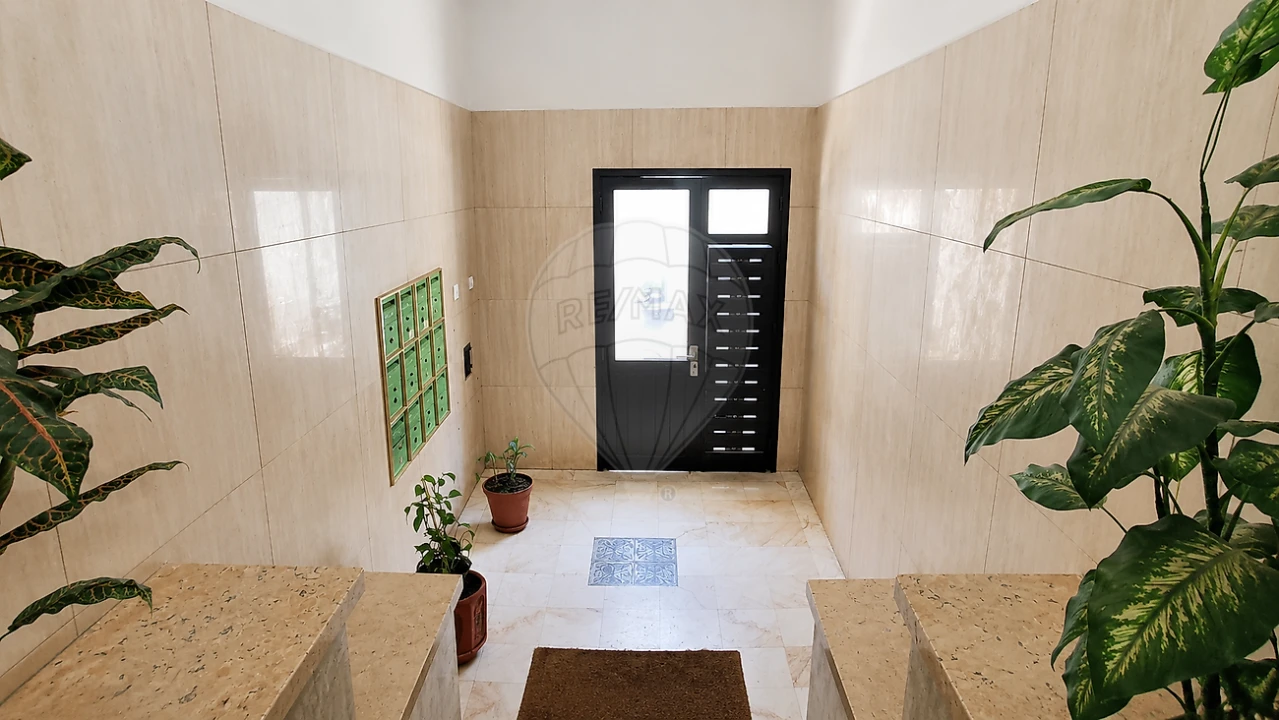 Apartamento T4 para Venda em Queluz e Belas Foto 10