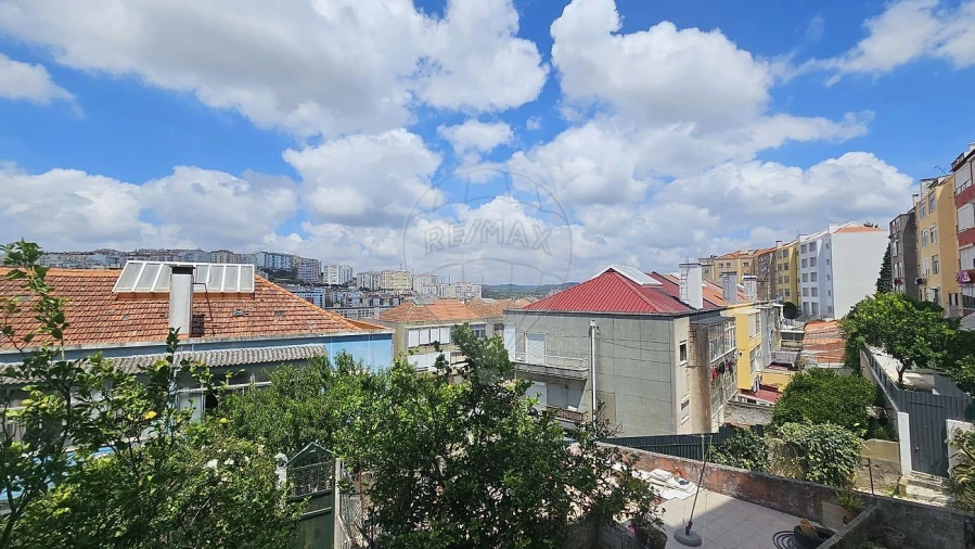 Apartamento T4 para Venda em Queluz e Belas Foto 2