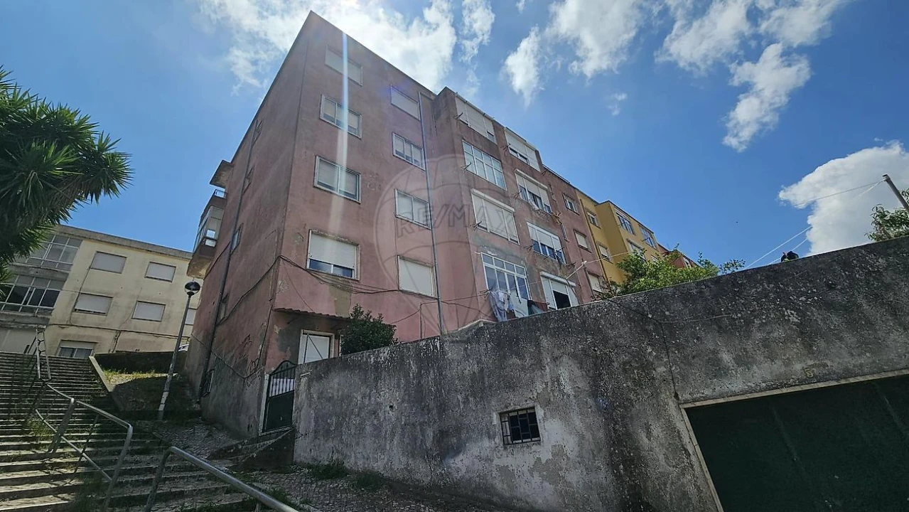 Apartamento T4 para Venda em Queluz e Belas Foto 4