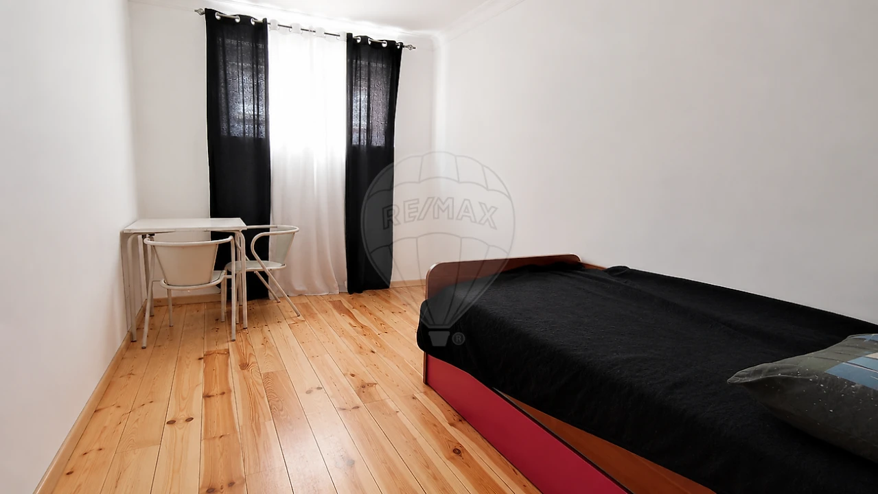 Apartamento T4 para Venda em Queluz e Belas Foto 11