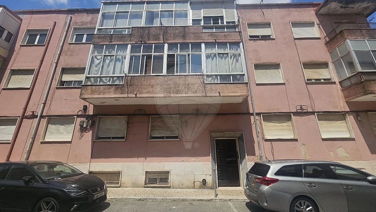 Apartamento T4 para Venda em Queluz e Belas Foto 5