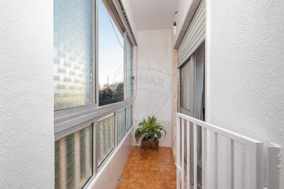 Apartamento T2 para Venda em Baixa da Banheira e Vale da Amoreira