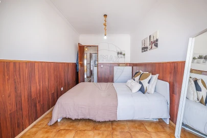 Apartamento T2 para Venda em Baixa da Banheira e Vale da Amoreira
