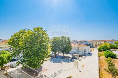 Apartamento T2 para Venda em Baixa da Banheira e Vale da Amoreira