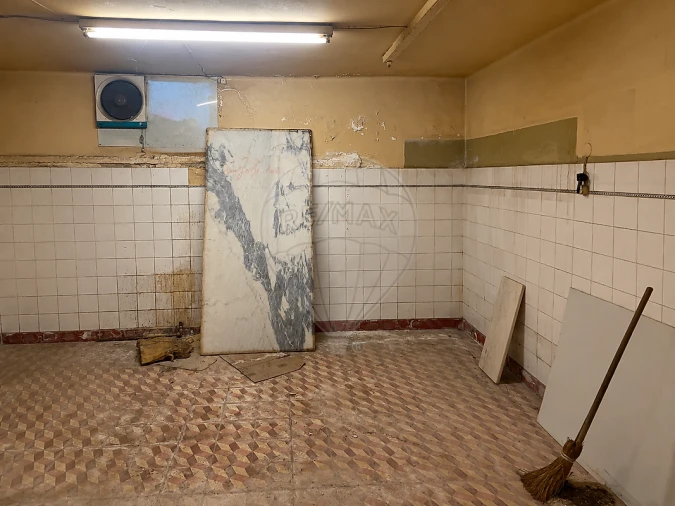 Loja para Venda em Alvalade Foto 2