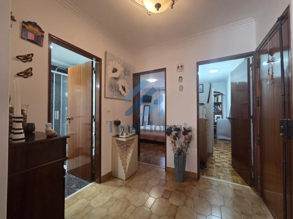 Apartamento T2 para Venda em Agualva e Mira-Sintra Foto 12