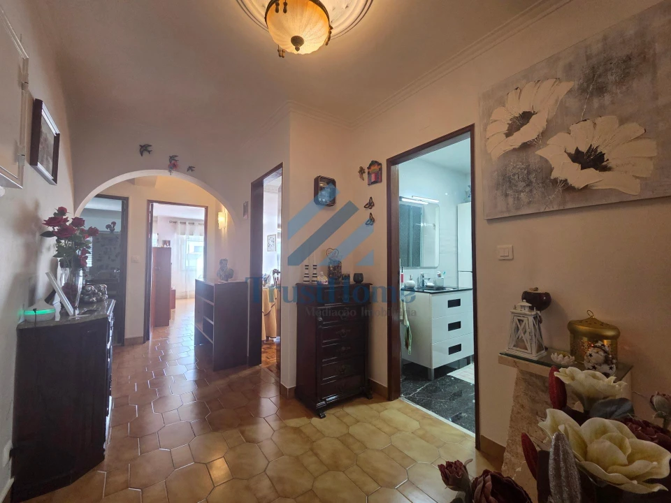 Apartamento T2 para Venda em Agualva e Mira-Sintra Foto 23