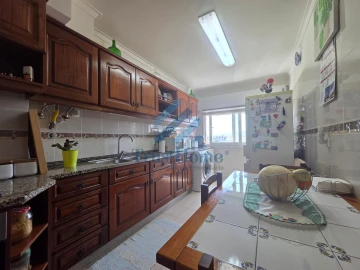 Apartamento T2 para Venda em Agualva e Mira-Sintra
