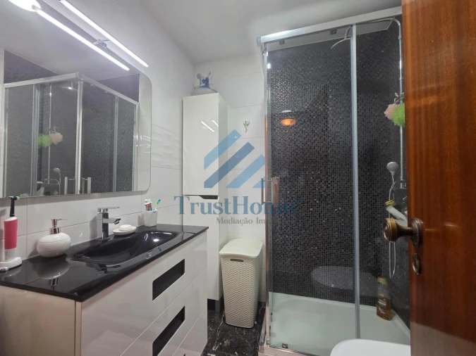 Apartamento T2 para Venda em Agualva e Mira-Sintra Foto 14