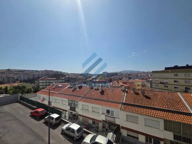 Apartamento T2 para Venda em Agualva e Mira-Sintra Foto 4