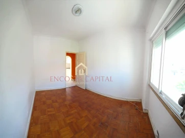 Apartamento T2 para Venda em Loures