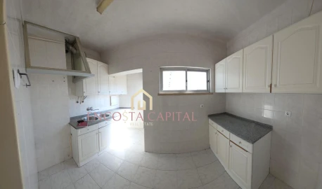 Apartamento T2 para Venda em Loures