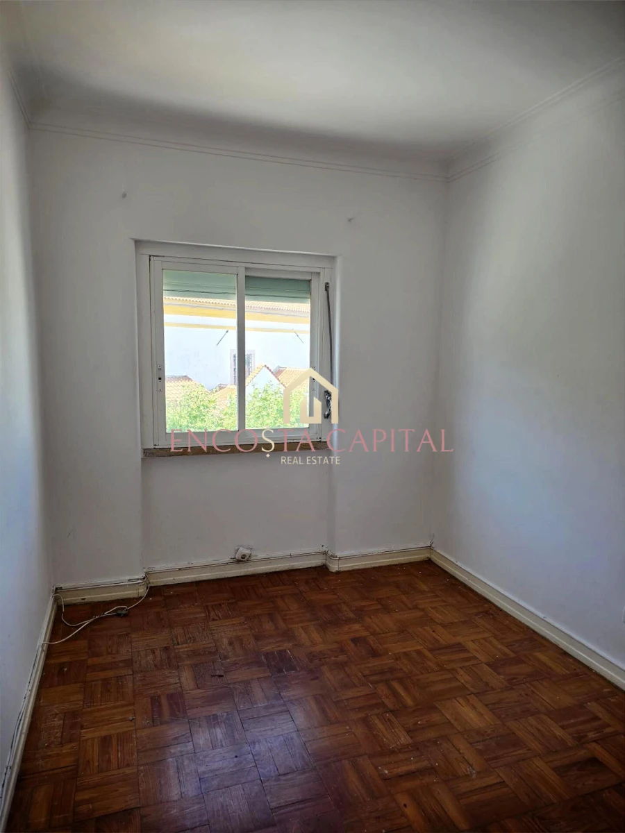 Apartamento T2 para Venda em Loures Foto 6