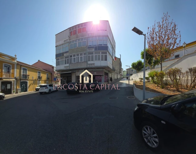 Apartamento T2 para Venda em Loures Foto 23