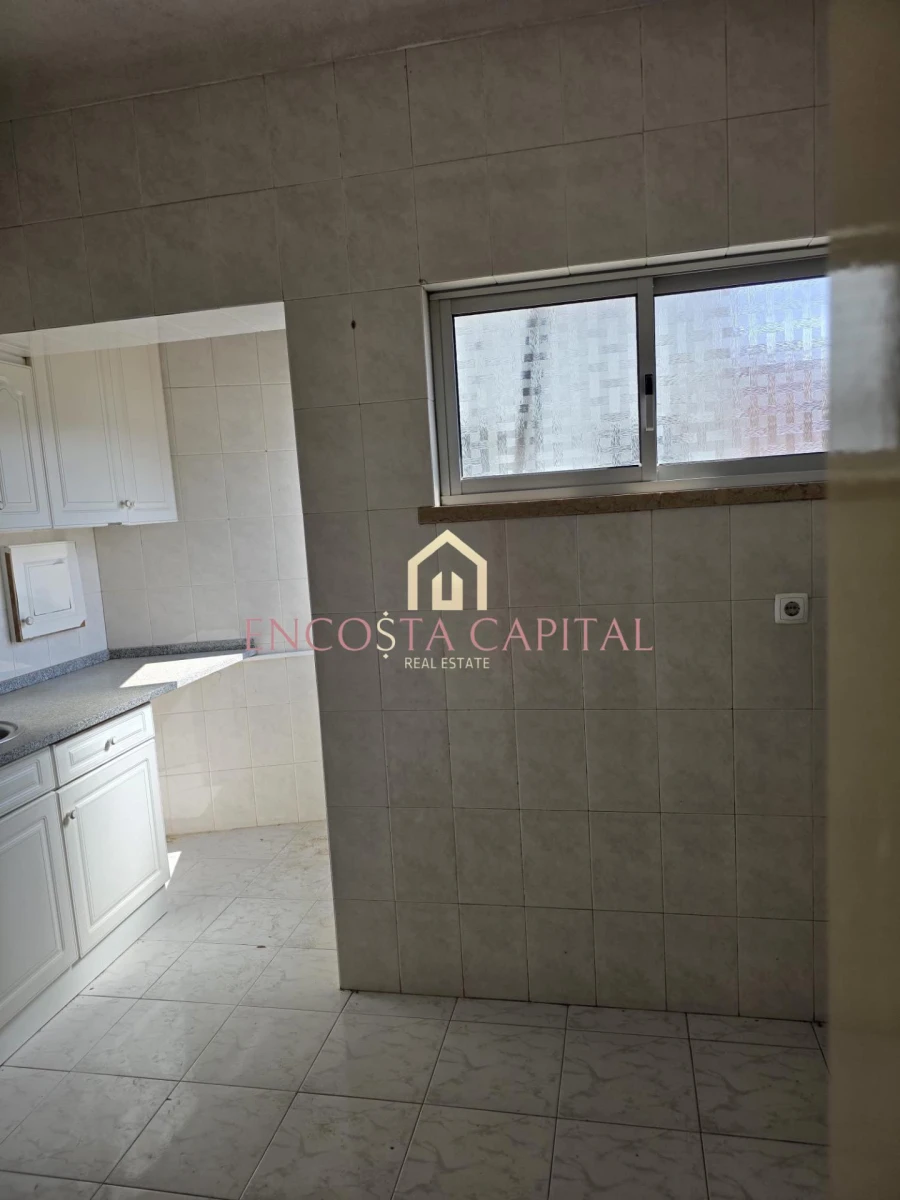 Apartamento T2 para Venda em Loures Foto 9