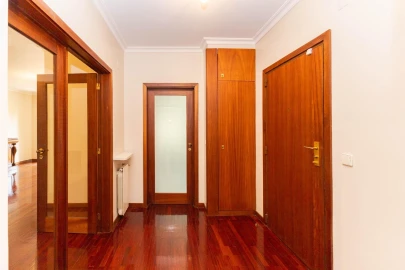 Apartamento T3 para Venda em Lordelo do Ouro e Massarelos
