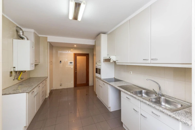 Apartamento T3 para Venda em Lordelo do Ouro e Massarelos Foto 16