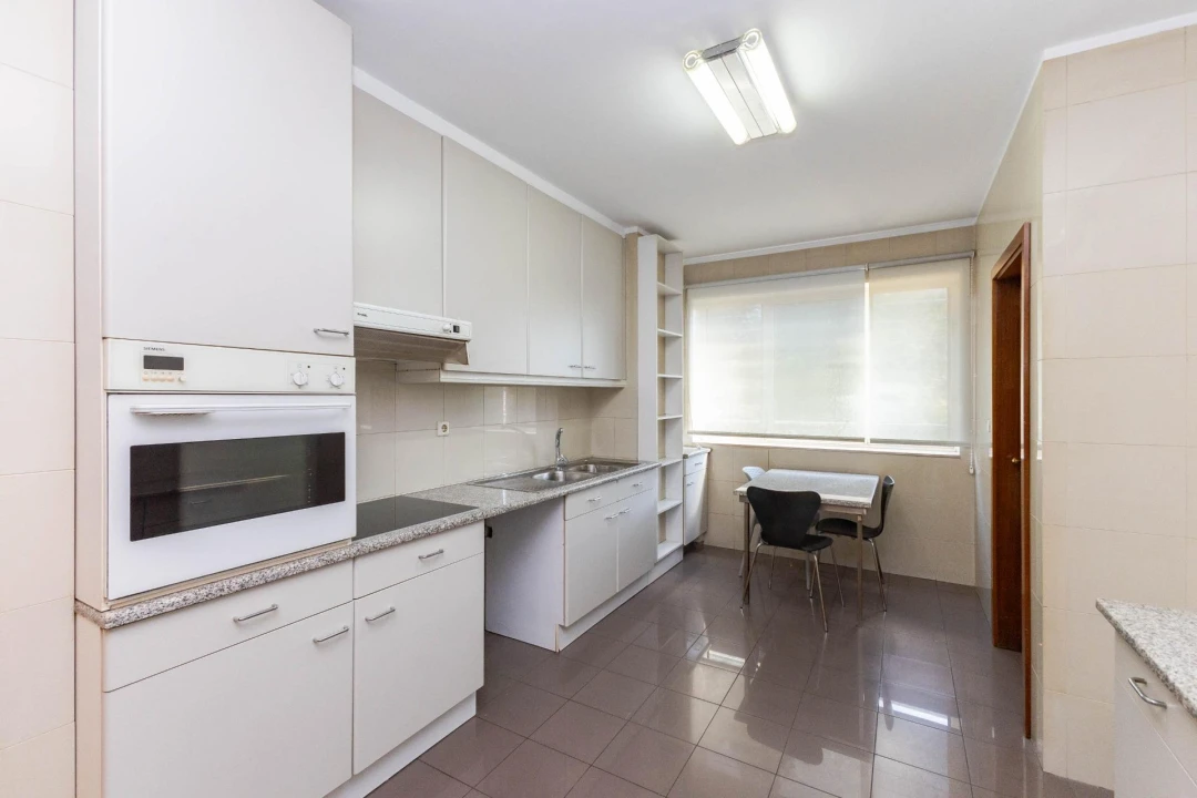 Apartamento T3 para Venda em Lordelo do Ouro e Massarelos Foto 15