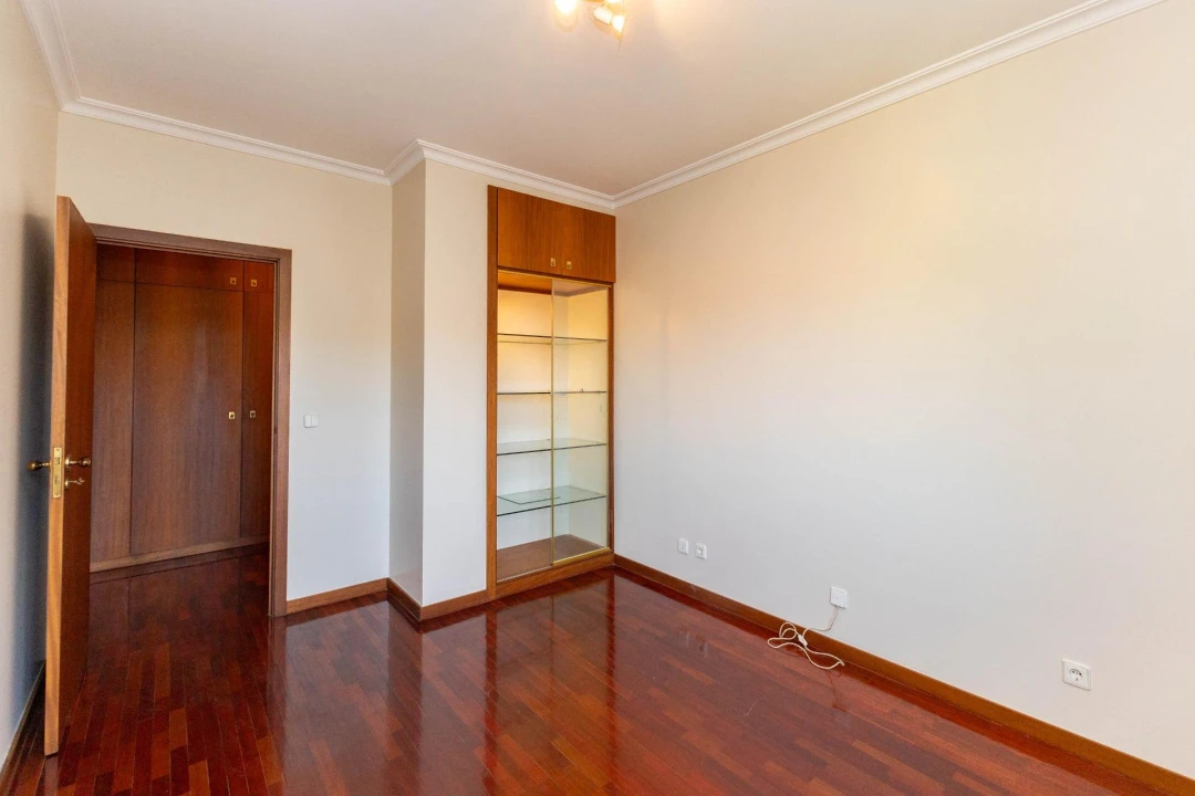 Apartamento T3 para Venda em Lordelo do Ouro e Massarelos Foto 26