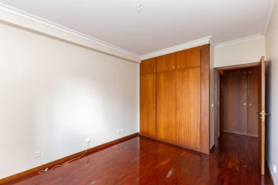 Apartamento T3 para Venda em Lordelo do Ouro e Massarelos