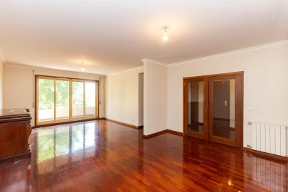 Apartamento T3 para Venda em Lordelo do Ouro e Massarelos