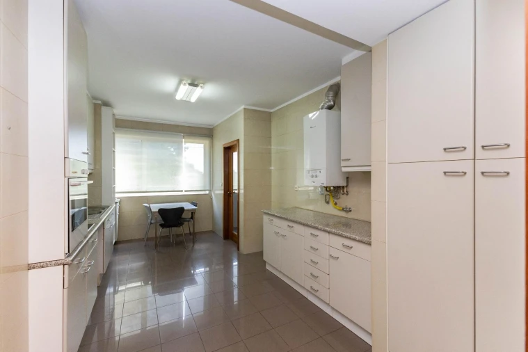 Apartamento T3 para Venda em Lordelo do Ouro e Massarelos Foto 14
