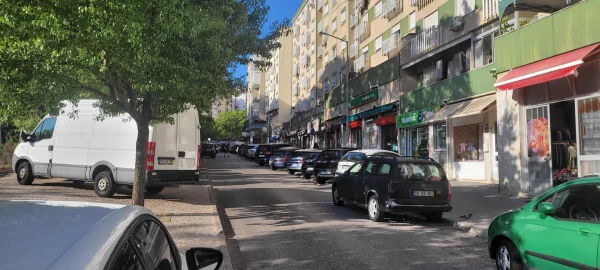 Negócio para Venda em Queluz e Belas