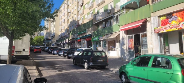 Negócio para Venda em Queluz e Belas