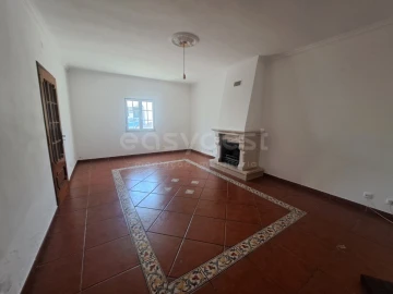 Moradia T5 para Venda em São Bartolomeu do Outeiro e Oriola