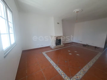 Moradia T5 para Venda em São Bartolomeu do Outeiro e Oriola
