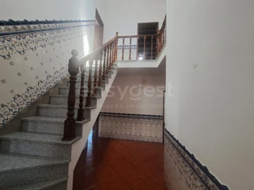 Moradia T5 para Venda em São Bartolomeu do Outeiro e Oriola