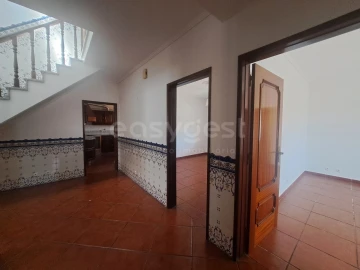 Moradia T5 para Venda em São Bartolomeu do Outeiro e Oriola