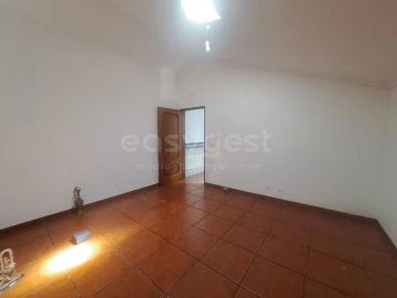 Moradia T5 para Venda em São Bartolomeu do Outeiro e Oriola
