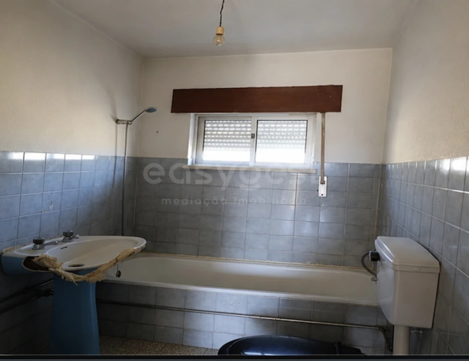 Moradia T2 para Venda em Orjais Foto 3